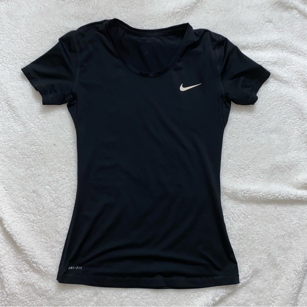 Nike top